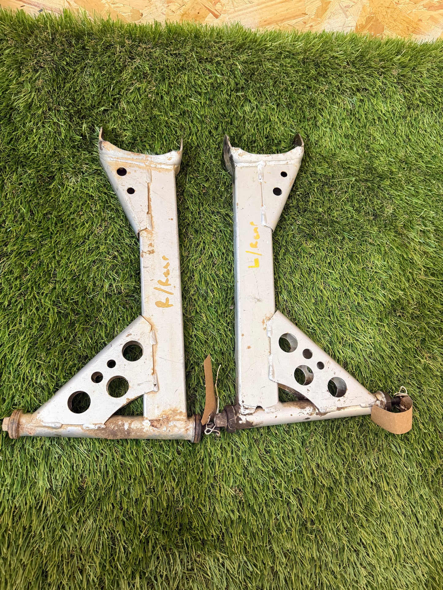 Polaris scrambler 1000 xp 2017 rear suspension arms