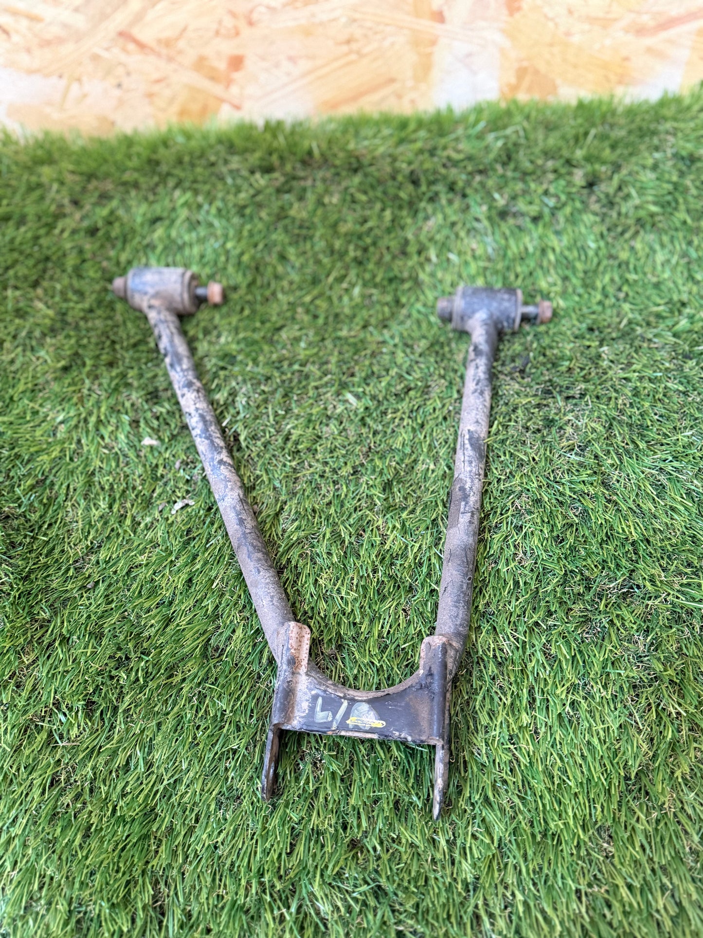 Kawasaki KVF 650 2014 left rear arm 2