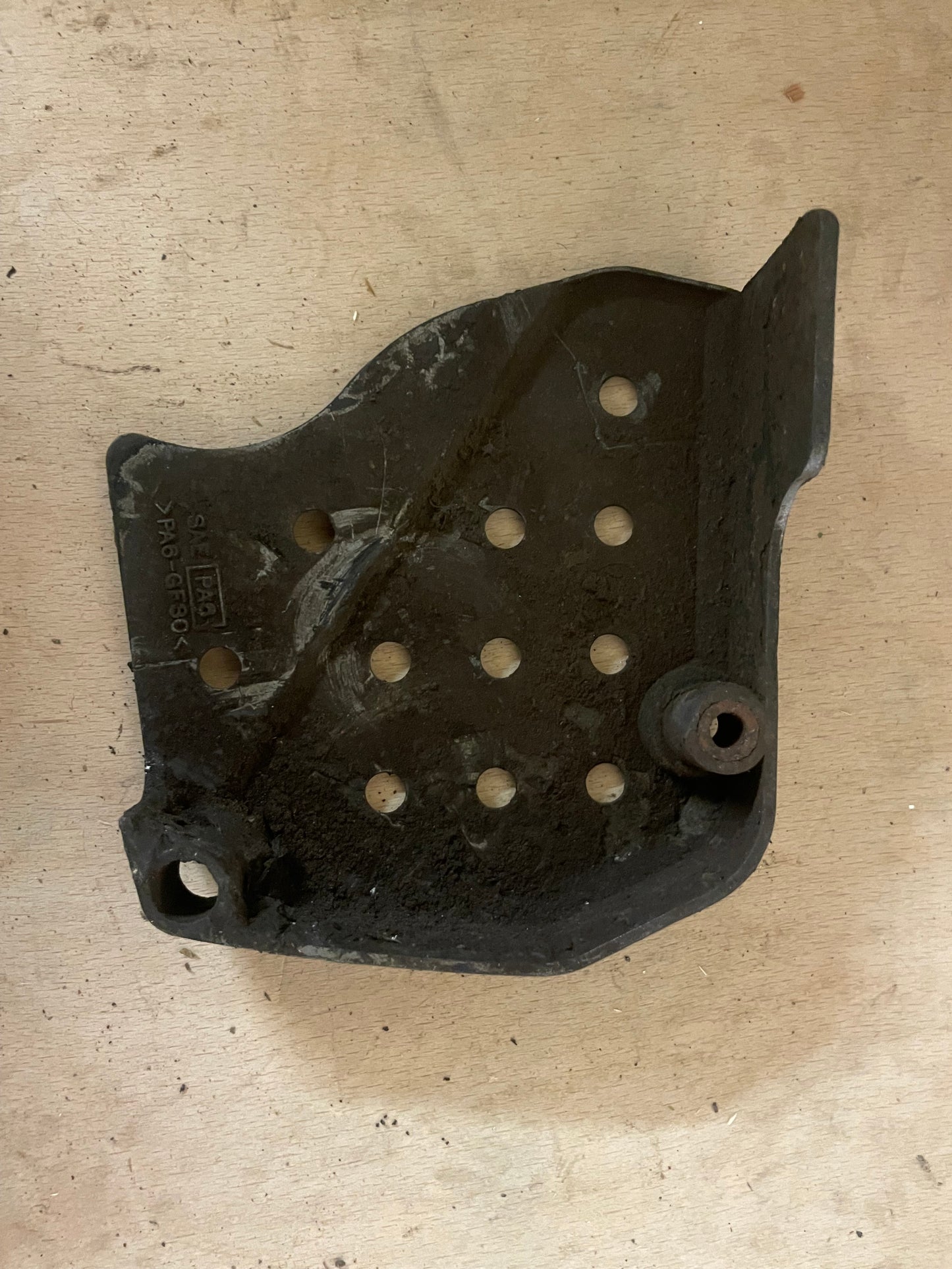 Suzuki LTZ400 front sprocket cover