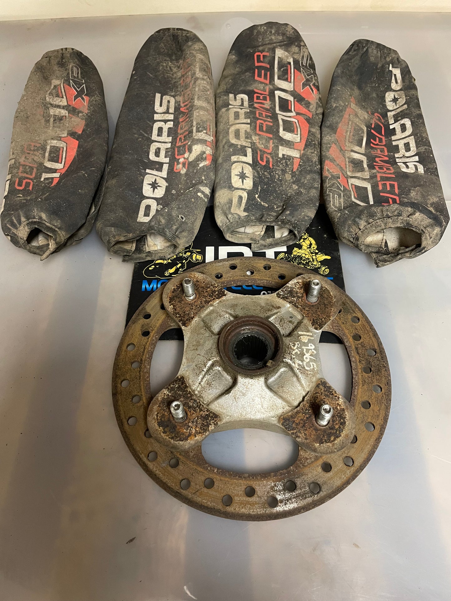 Polaris scrambler 1000 XP hub & shock covers