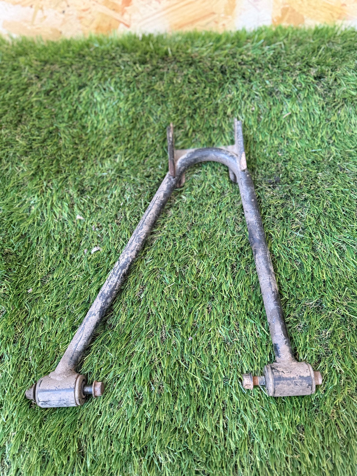 Kawasaki KVF 650 2014 left rear arm 2