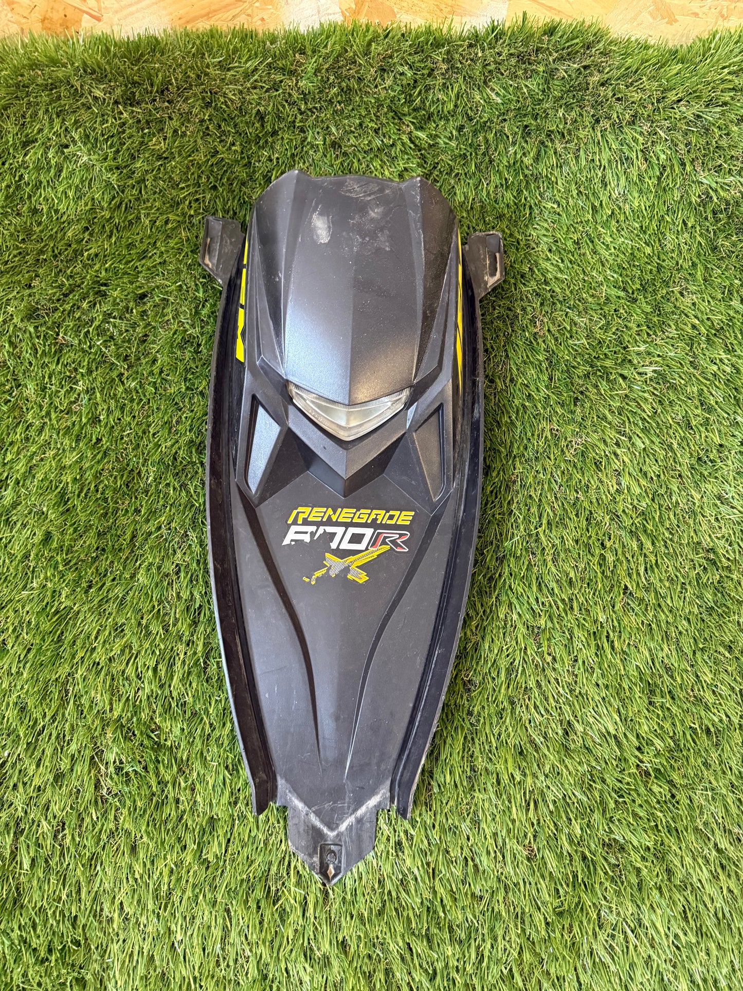 Can-am renegade 800 2010 front centre panel