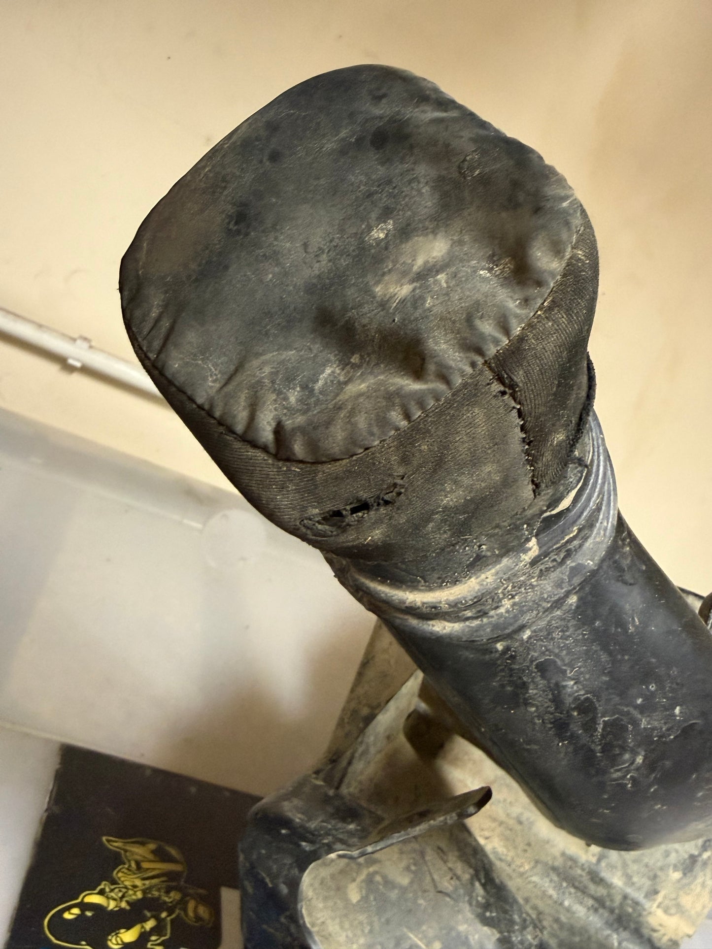 Can-am 800 2010 air pipe