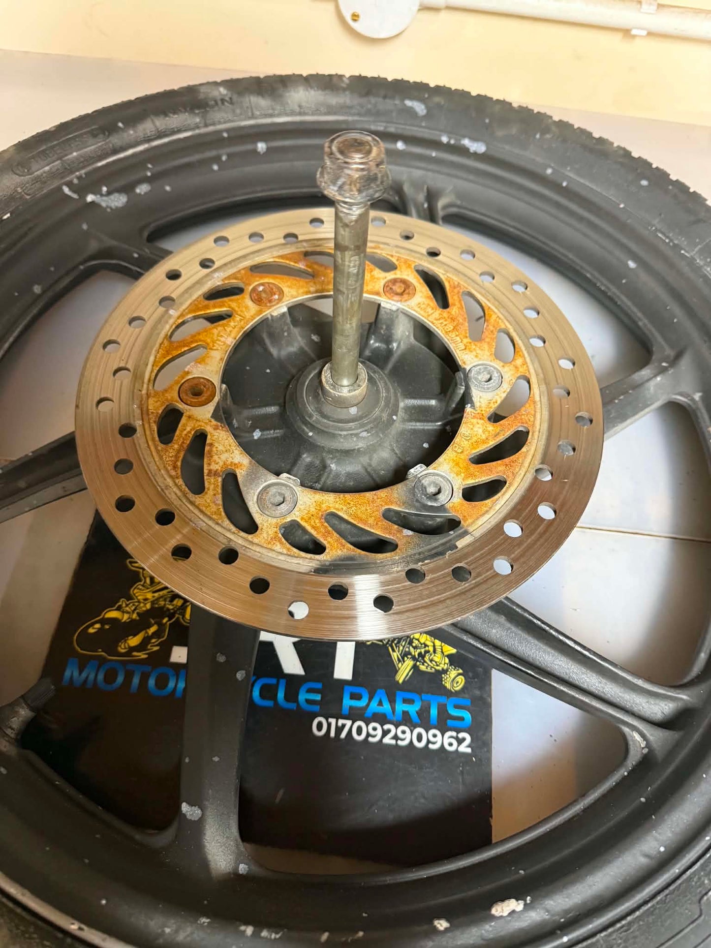Honda CBF 125 2009 front wheel