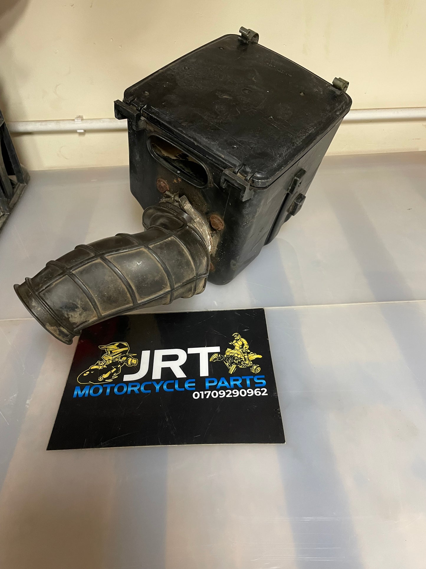 Suzuki LTZ400 airbox complete