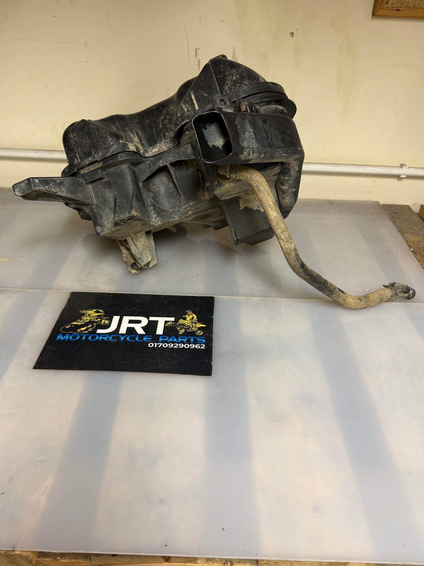 Can-am renegade 800 2010 air filter box with NO clips