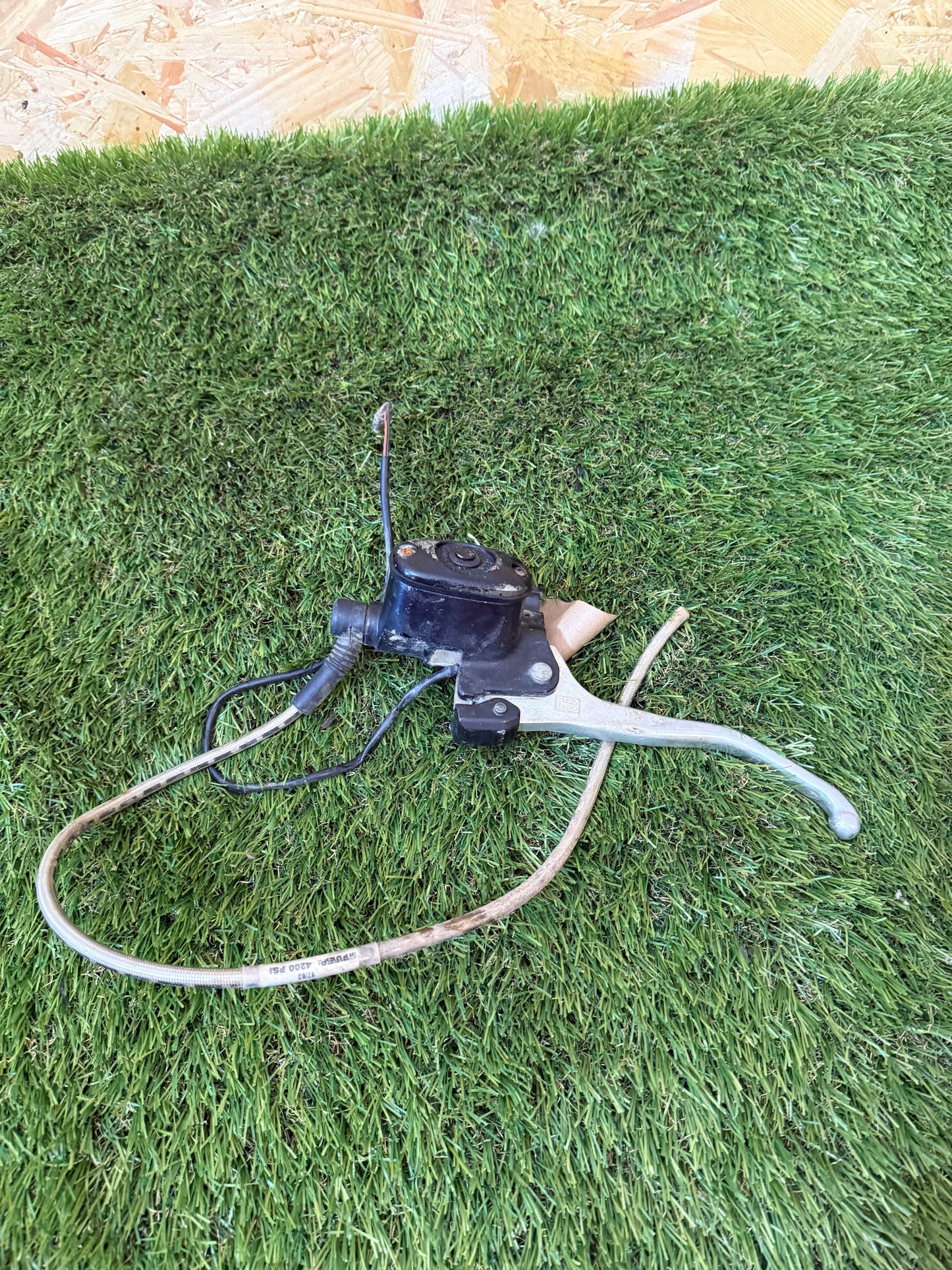 Polaris scrambler 1000 xp 2017 front left master cylinder