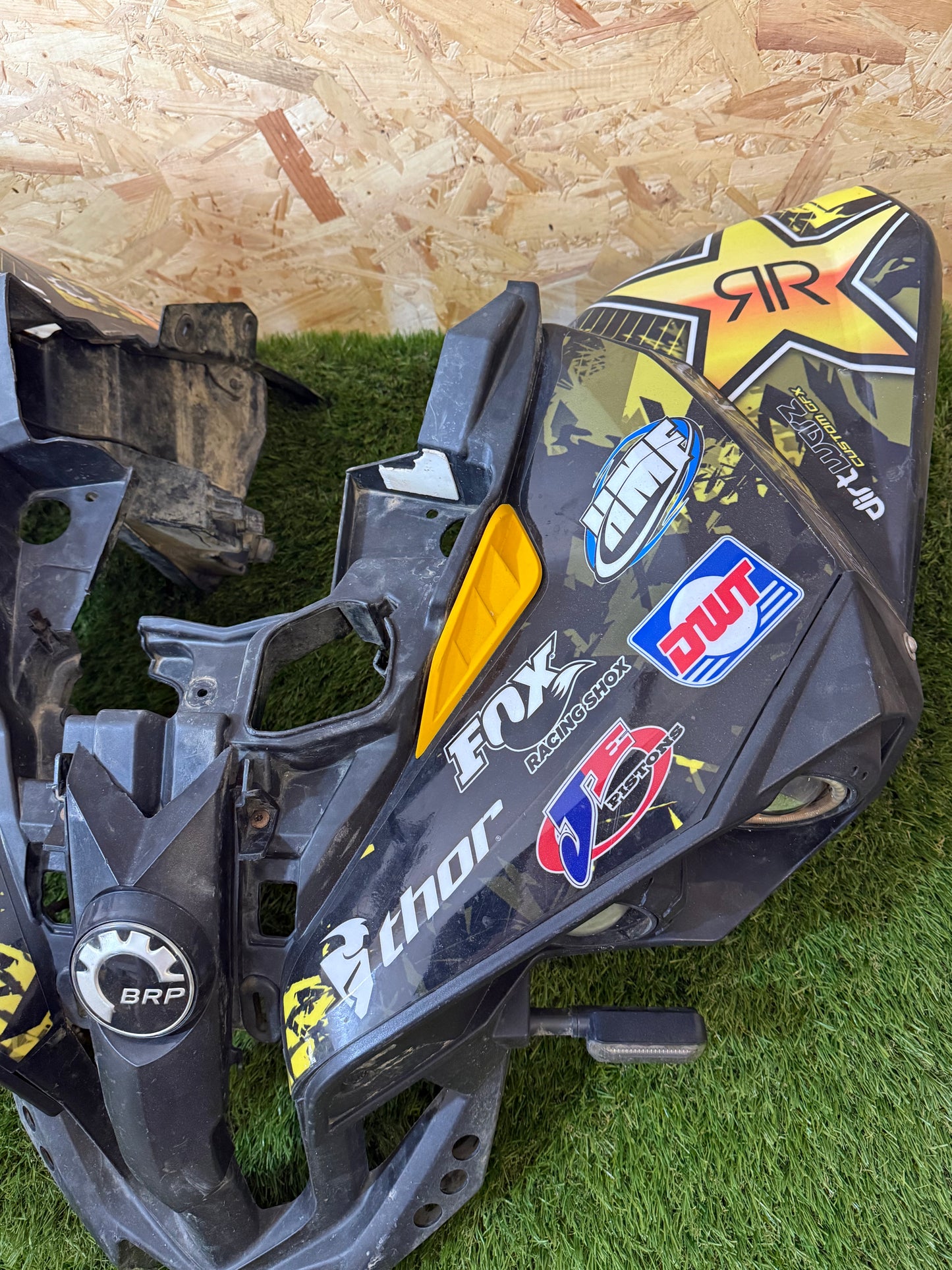 Can-am renegade 800 2010 front plastic fairing