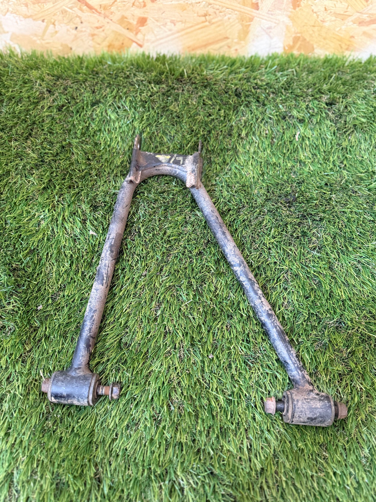 Kawasaki KVF 650 2014 left rear arm 2