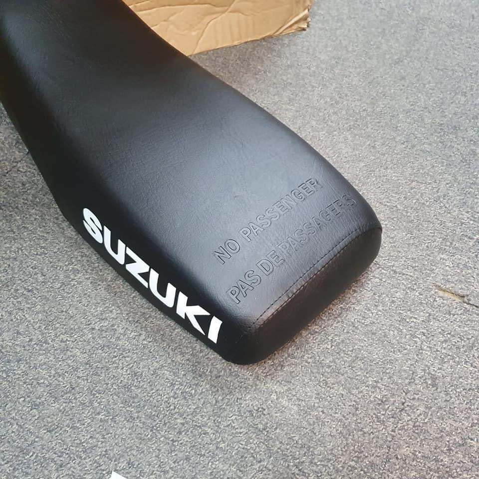 Suzuki LT50 black seat white logo