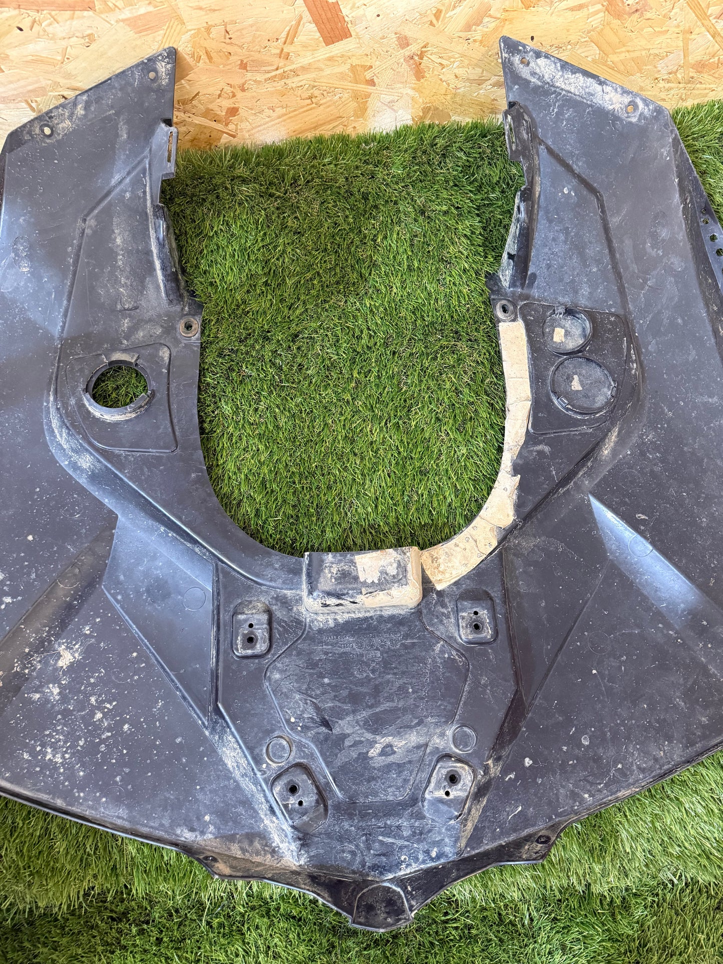 Can-am renegade 800 2010 rear plastic fairing panel
