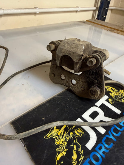 Polaris sportsman 500 H.O 2006 front calliper as a Paris