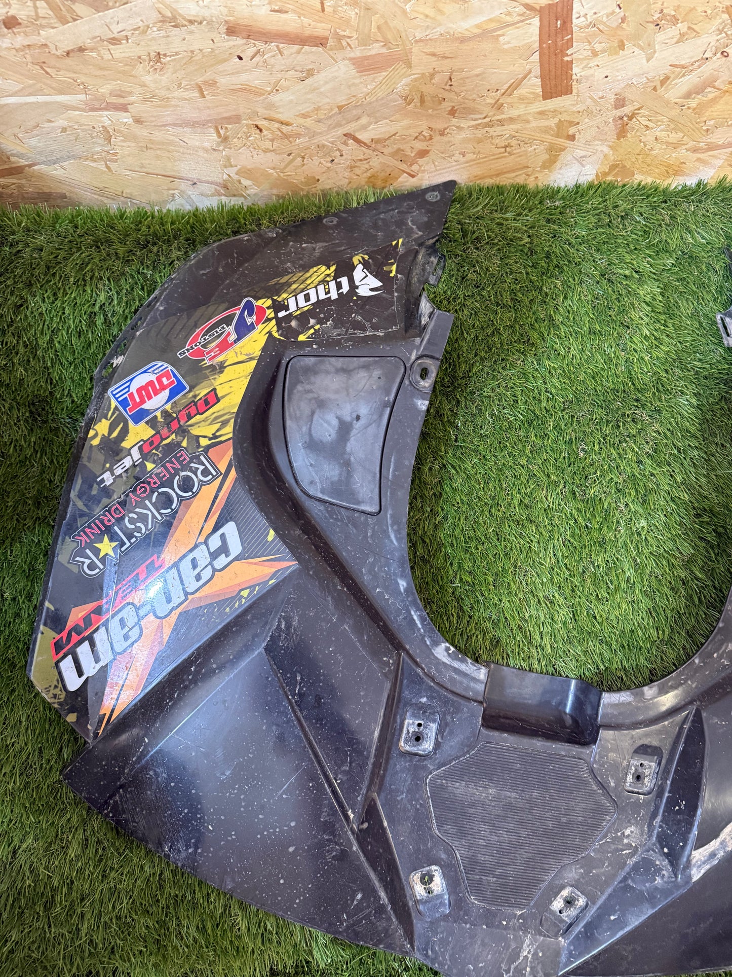 Can-am renegade 800 2010 rear plastic fairing panel