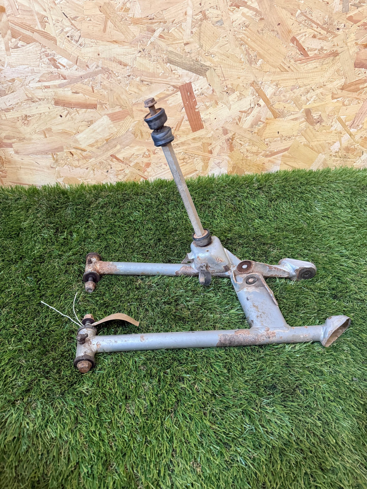 Polaris scrambler 1000 xp 2017 left rear arm