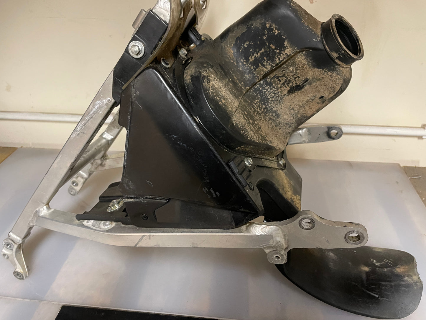 Kawasaki KXF 250 2011 airbox & subframe Air4orce Twinair cage