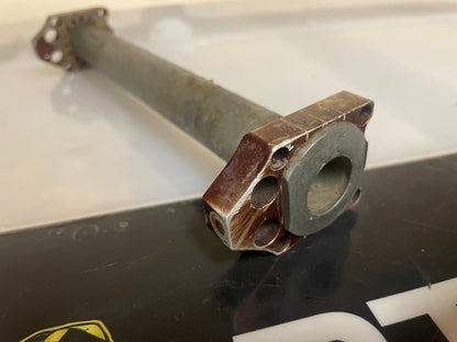 Kawasaki KXF 250 2011 rear wheel spindle