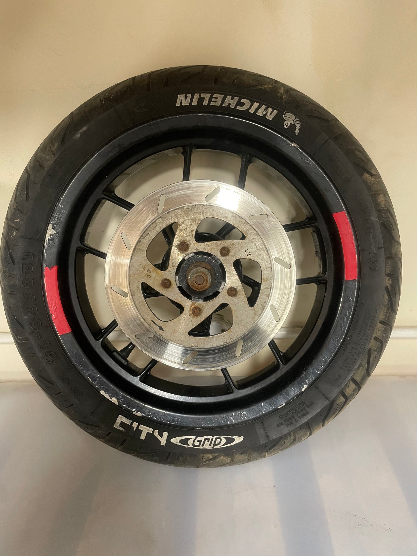 Aprilla SR50 2013 front wheel sr 50
