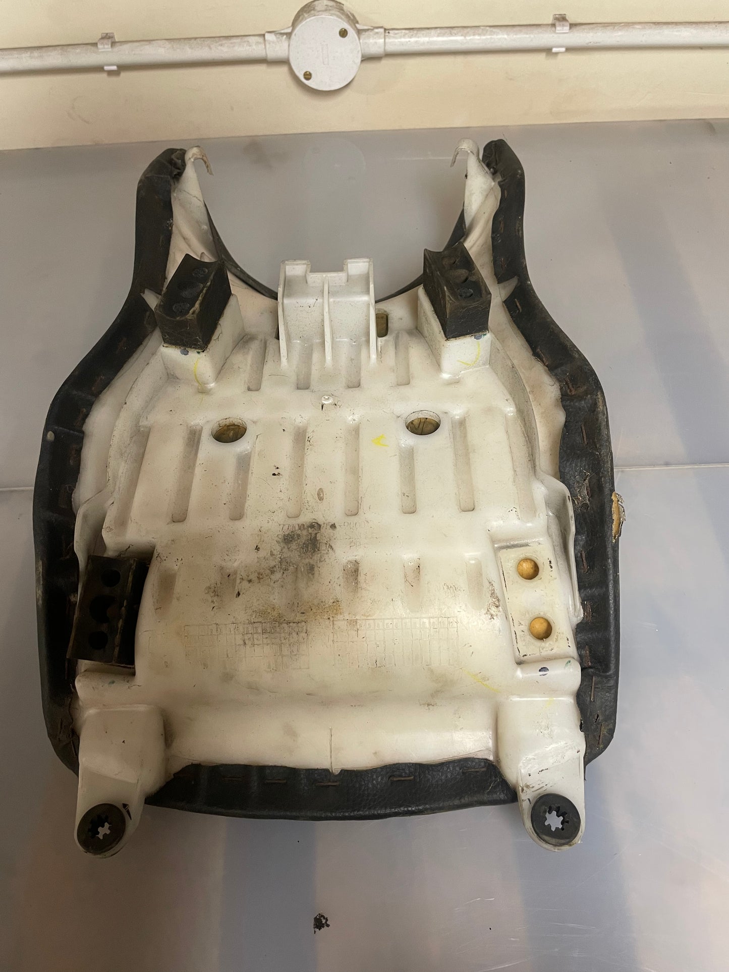 Honda CBF125 CBF 125 2008-2012 Front seat / saddle 77100-KWFA-9000