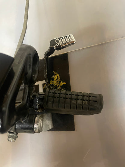 Honda CBF125 right foot peg & brake lever 2009 CBF 125