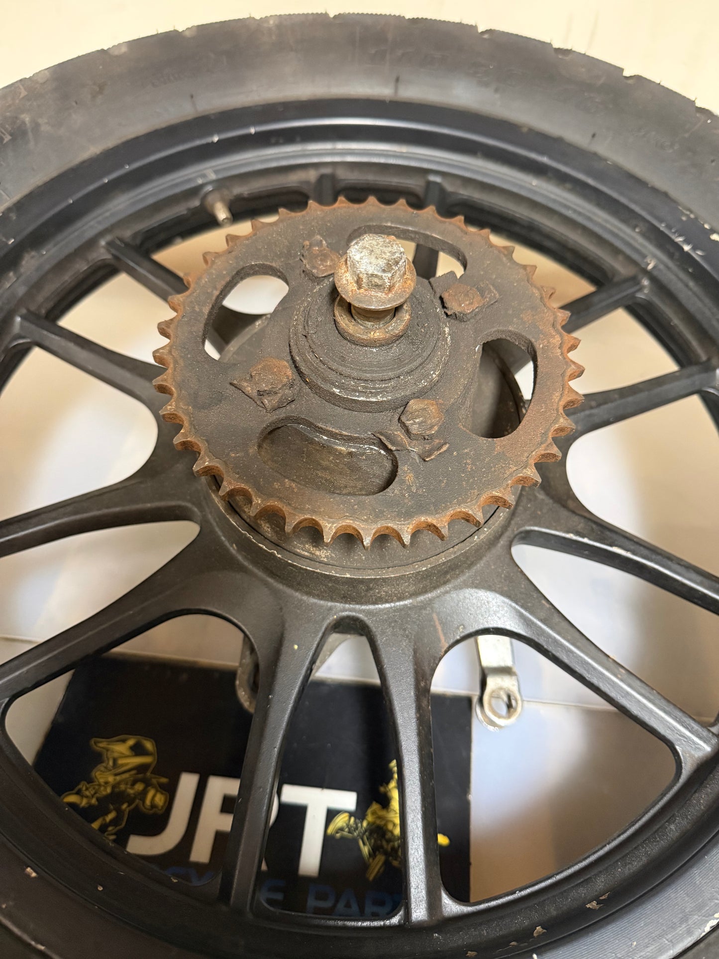 Honda CBF 125 2009 front wheel