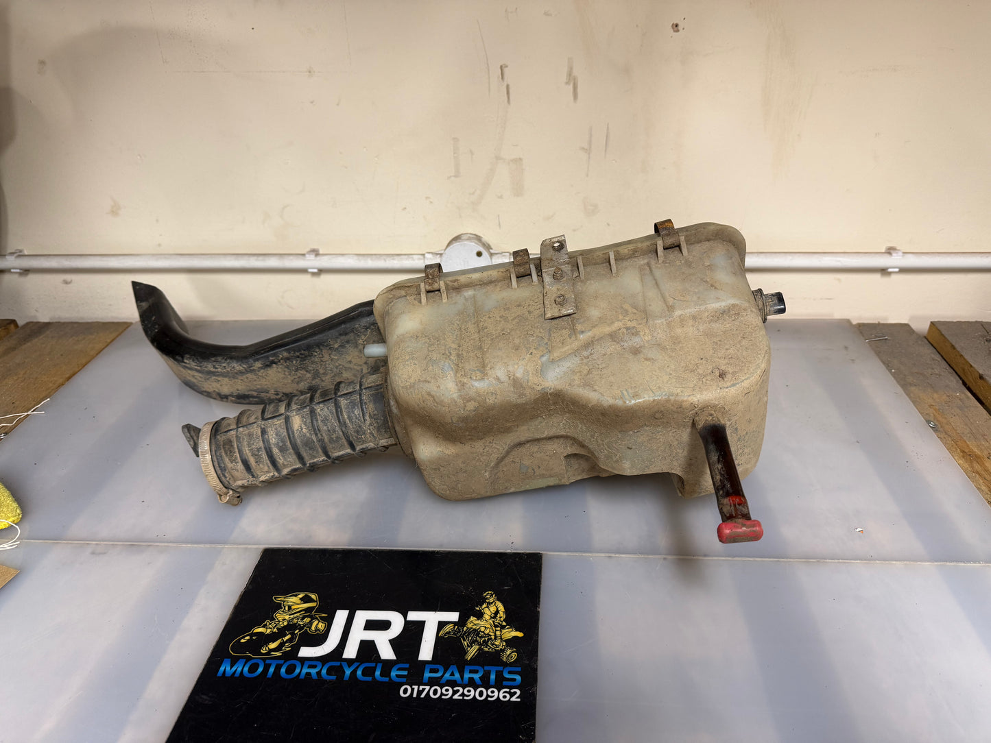 Polaris sportsman 500 H.O 2006 air box