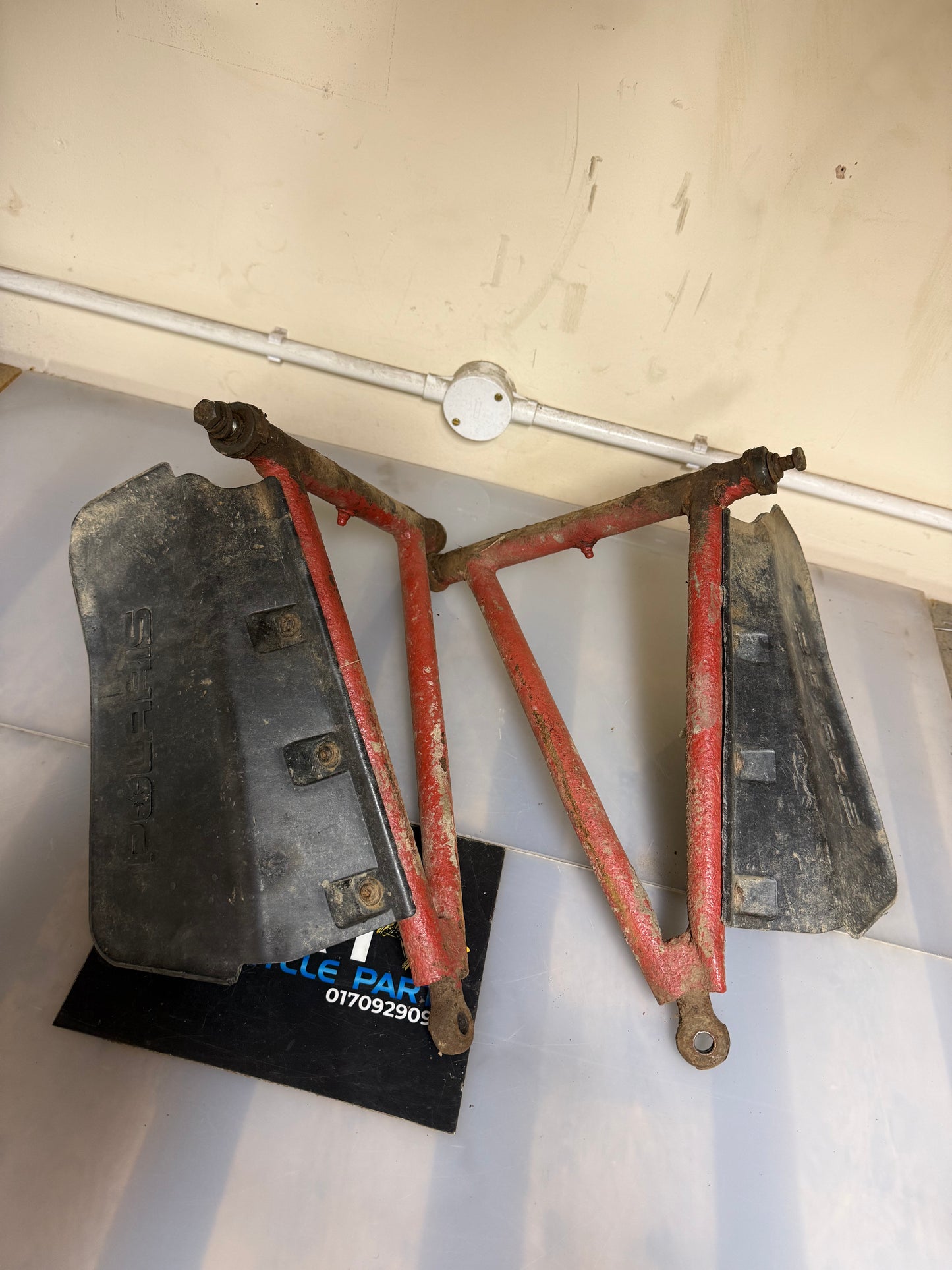 Polaris sportsman 500 H.O 2006 bottom arms as a pair