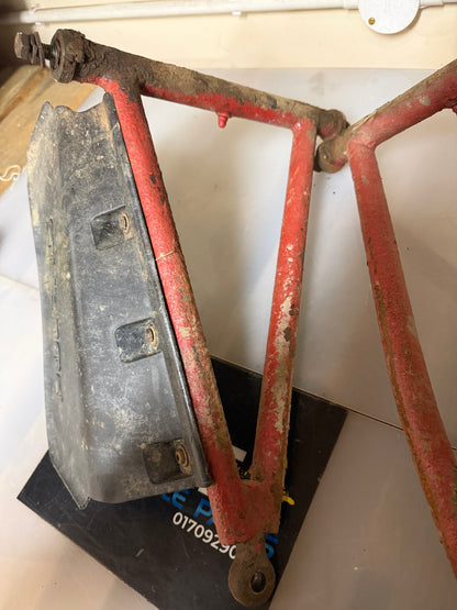Polaris sportsman 500 H.O 2006 bottom arms as a pair