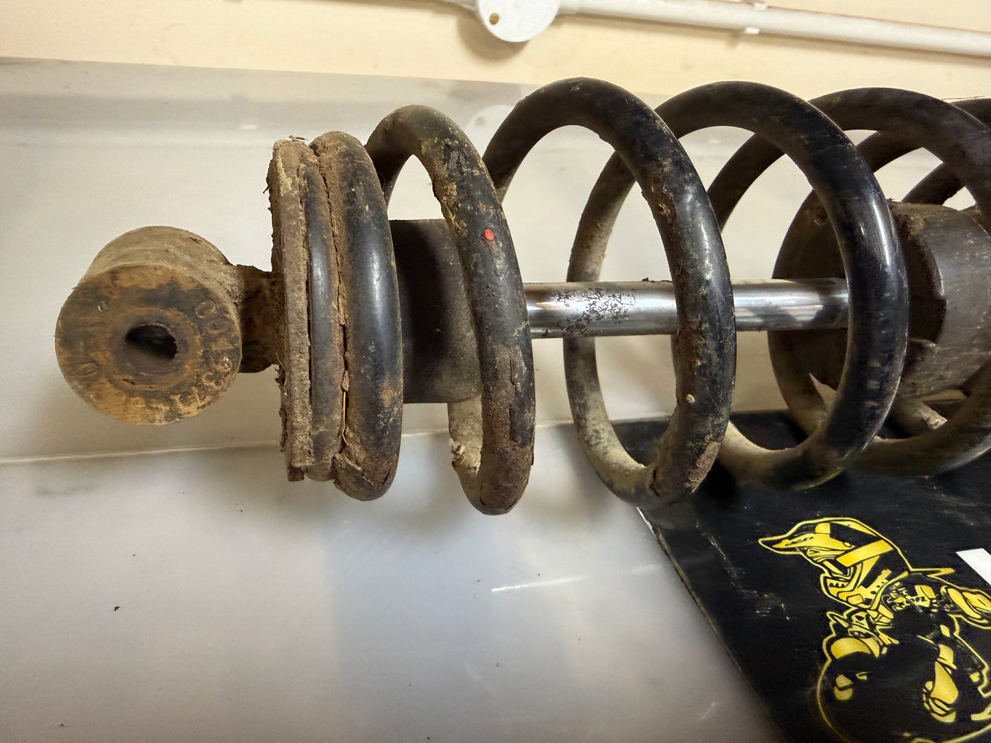 Polaris sportsman 500 H.O 2006 rear shock