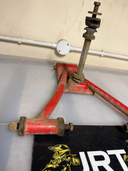 Polaris sportsman 500 H.O 2006 lower rear arm