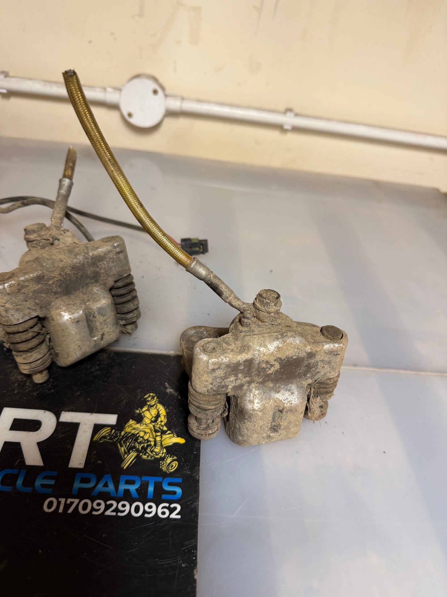 Polaris sportsman 500 H.O 2006 front calliper as a Paris