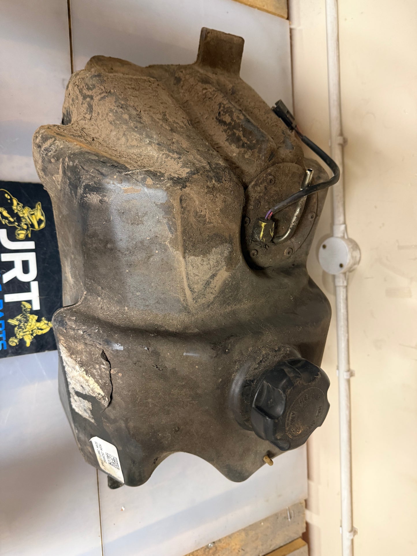 Polaris sportsman 500 H.O 2006 fuel tank with pump