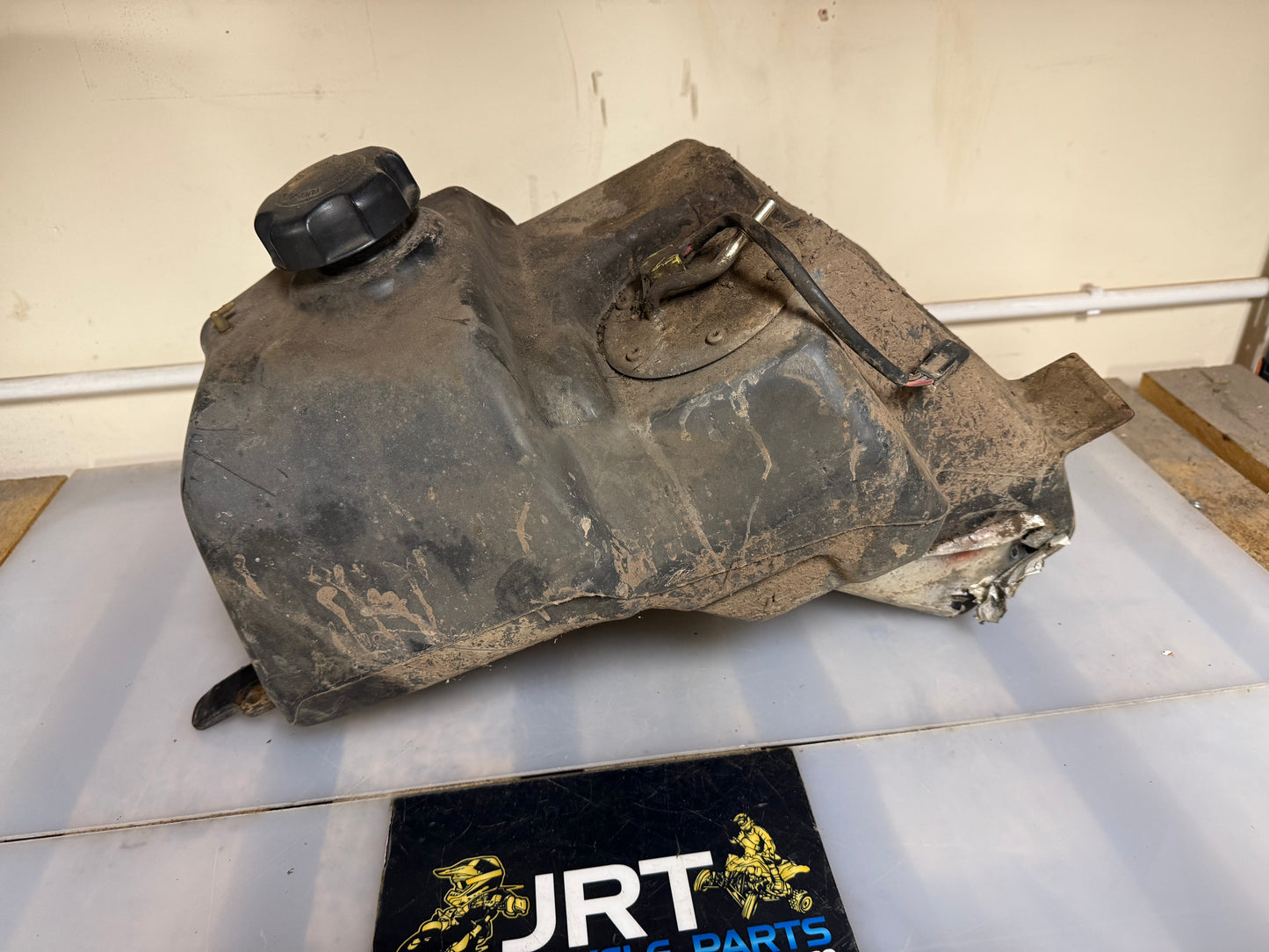 Polaris sportsman 500 H.O 2006 fuel tank with pump