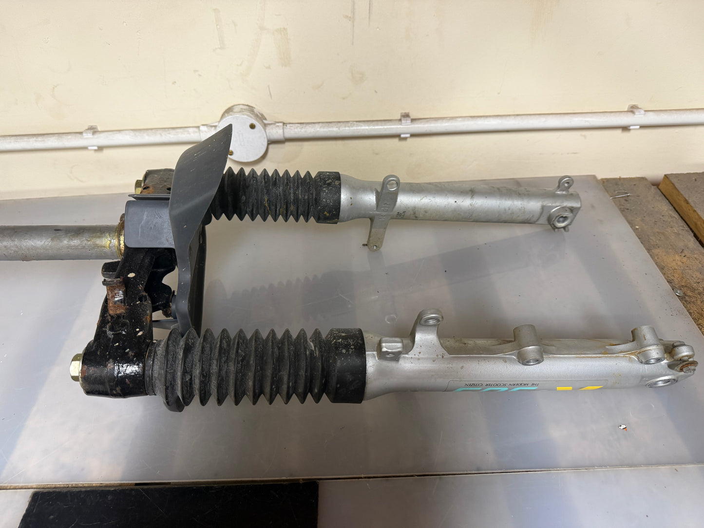 Sym jet 50 2008 forks suspension