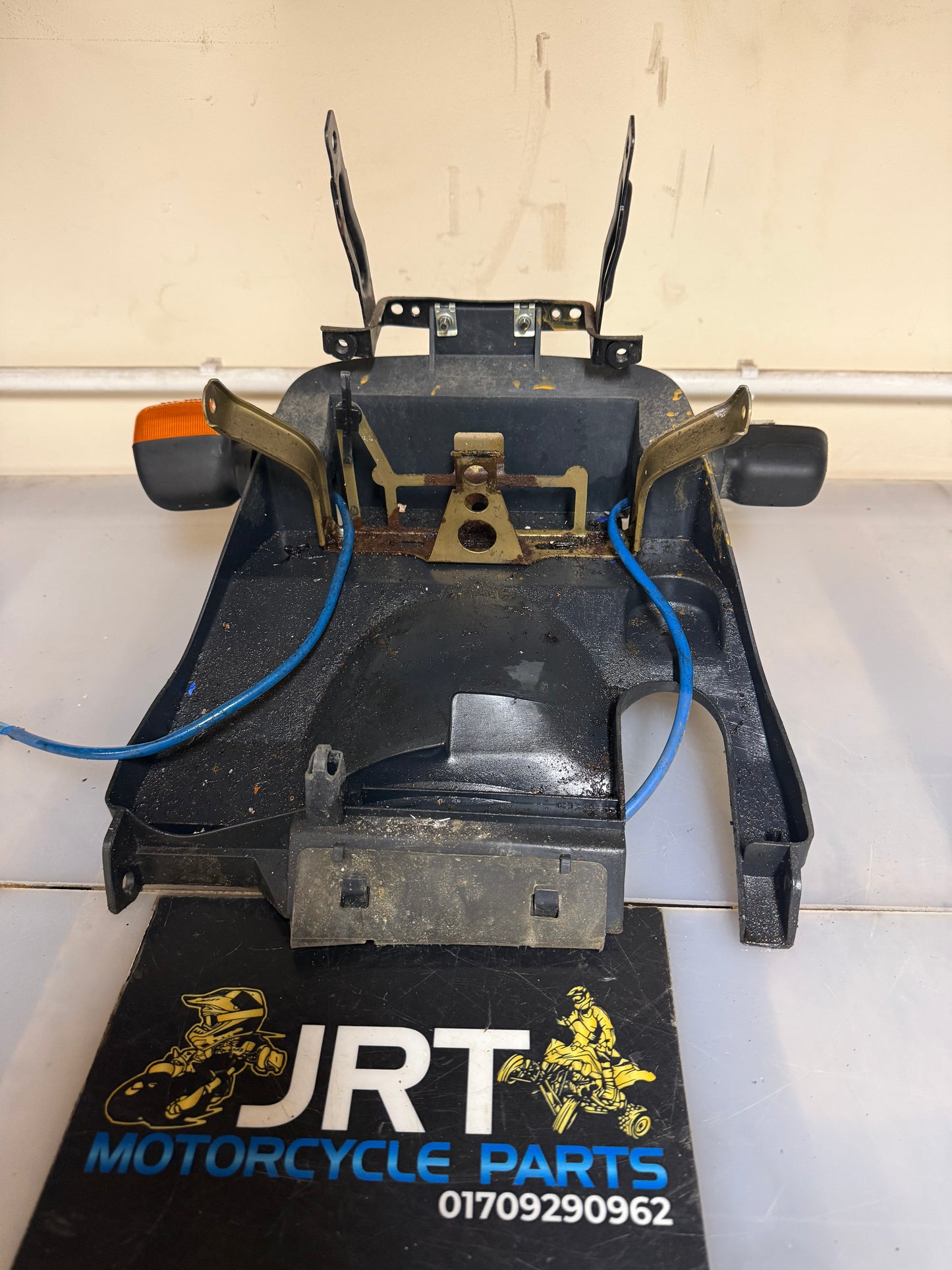 Sym jet 50 2008 rear panel with indicator lights