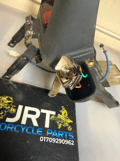 Sym jet 50 2008 rear panel with indicator lights