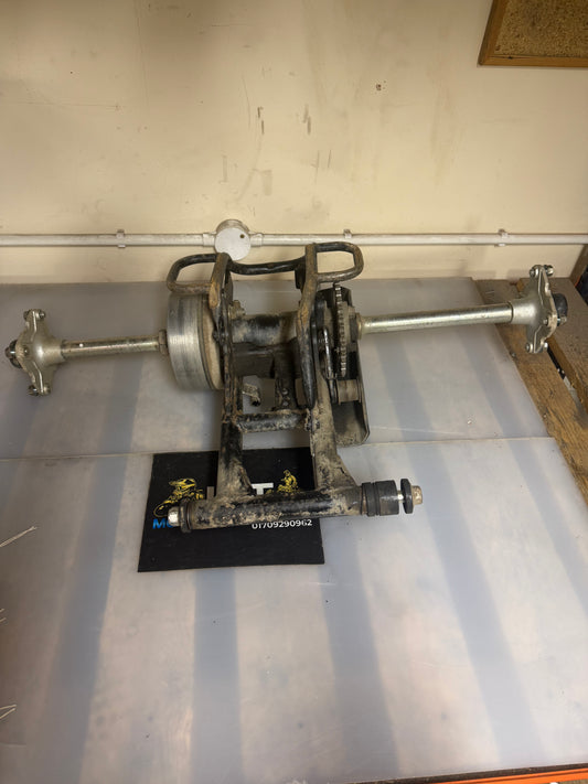 Yamaha YFM 90 2018 rear axel/swing arm complete
