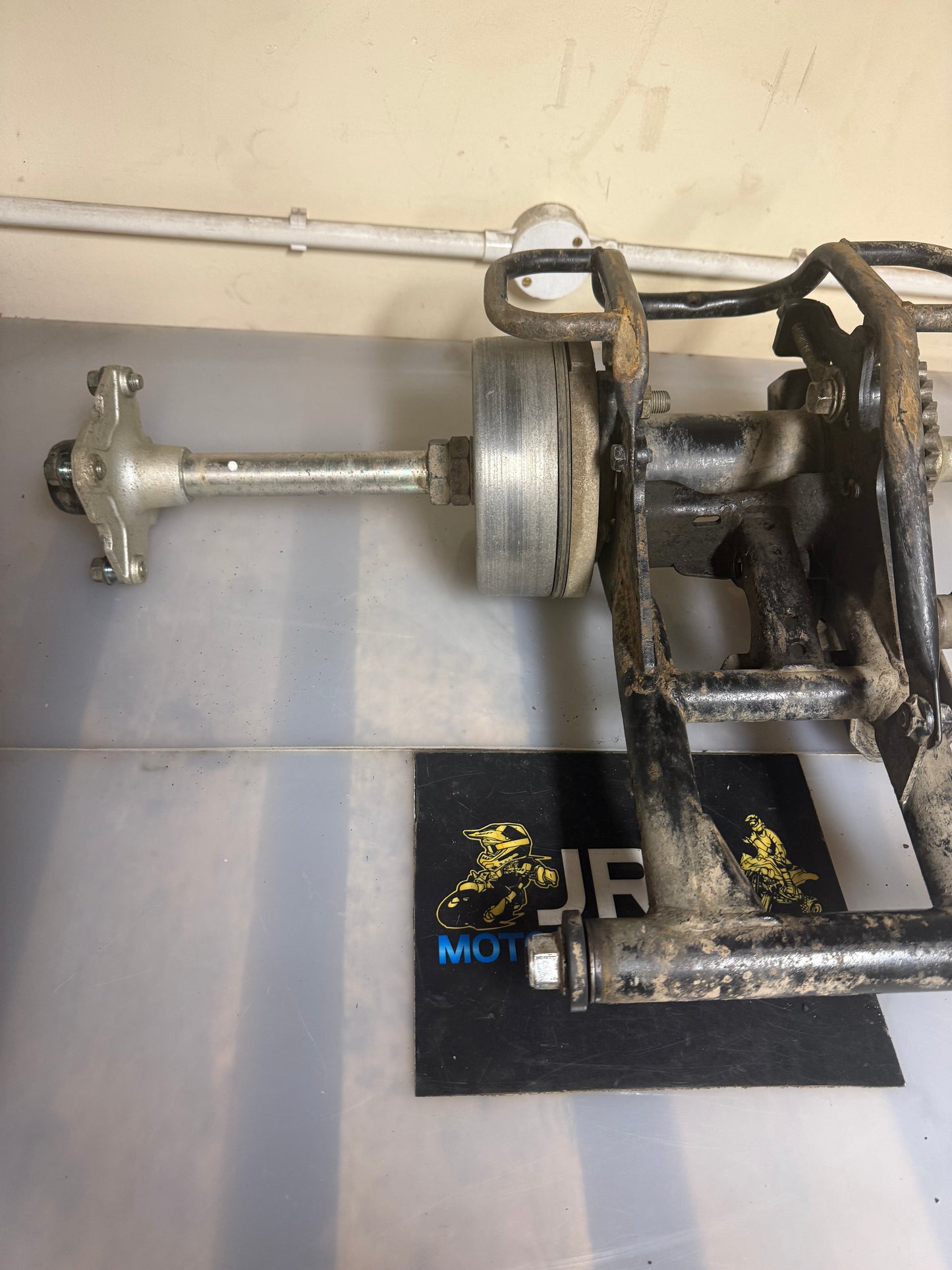 Yamaha YFM 90 2018 rear axel/swing arm complete