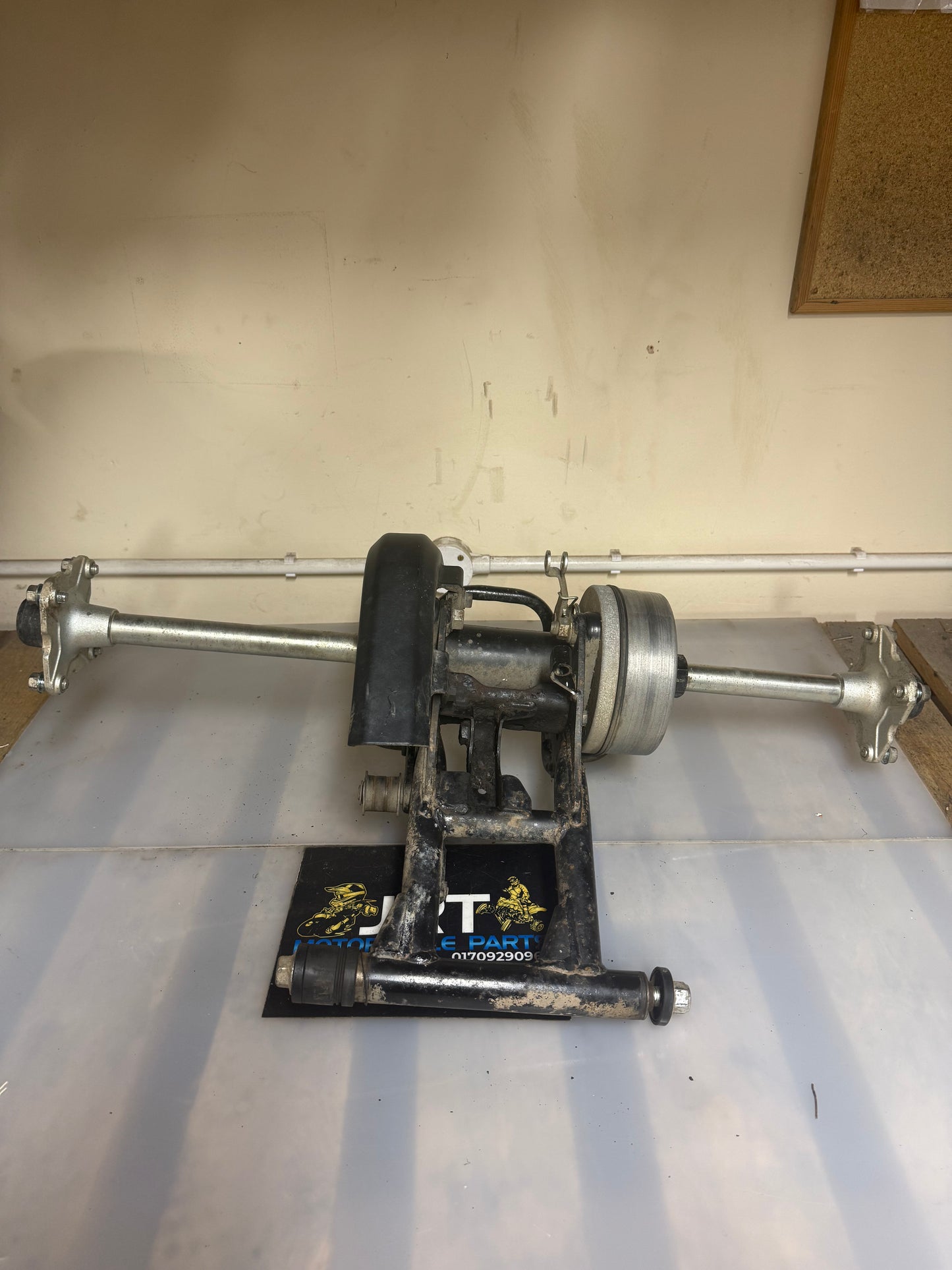 Yamaha YFM 90 2018 rear axel/swing arm complete