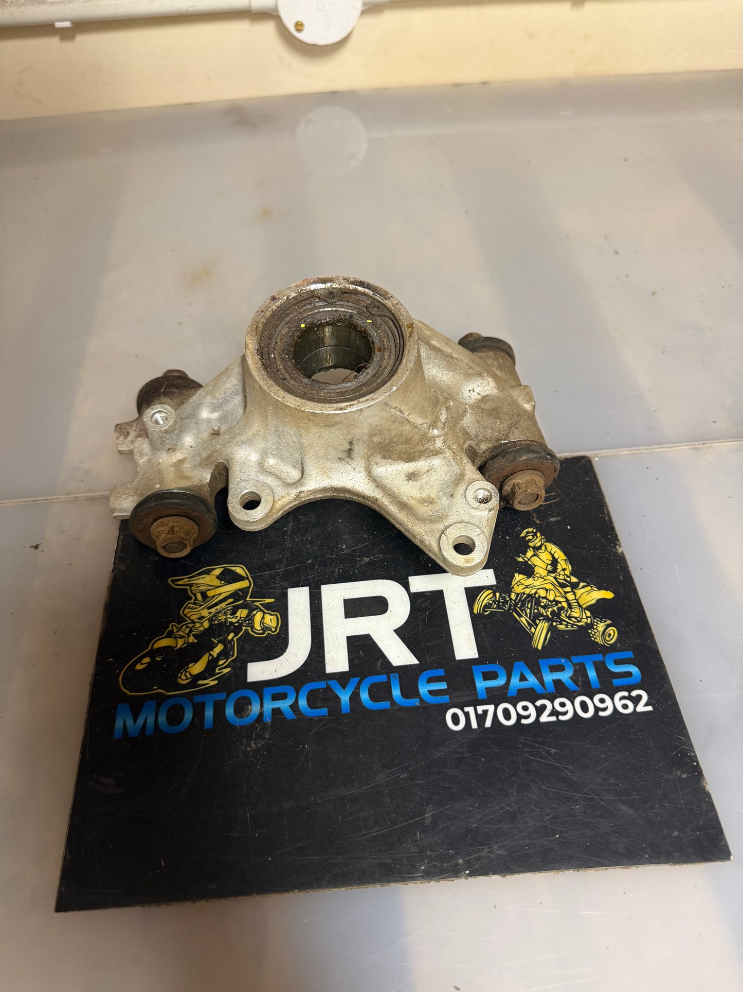 Yamaha Kodiak 700 2020 rear left knuckle hub