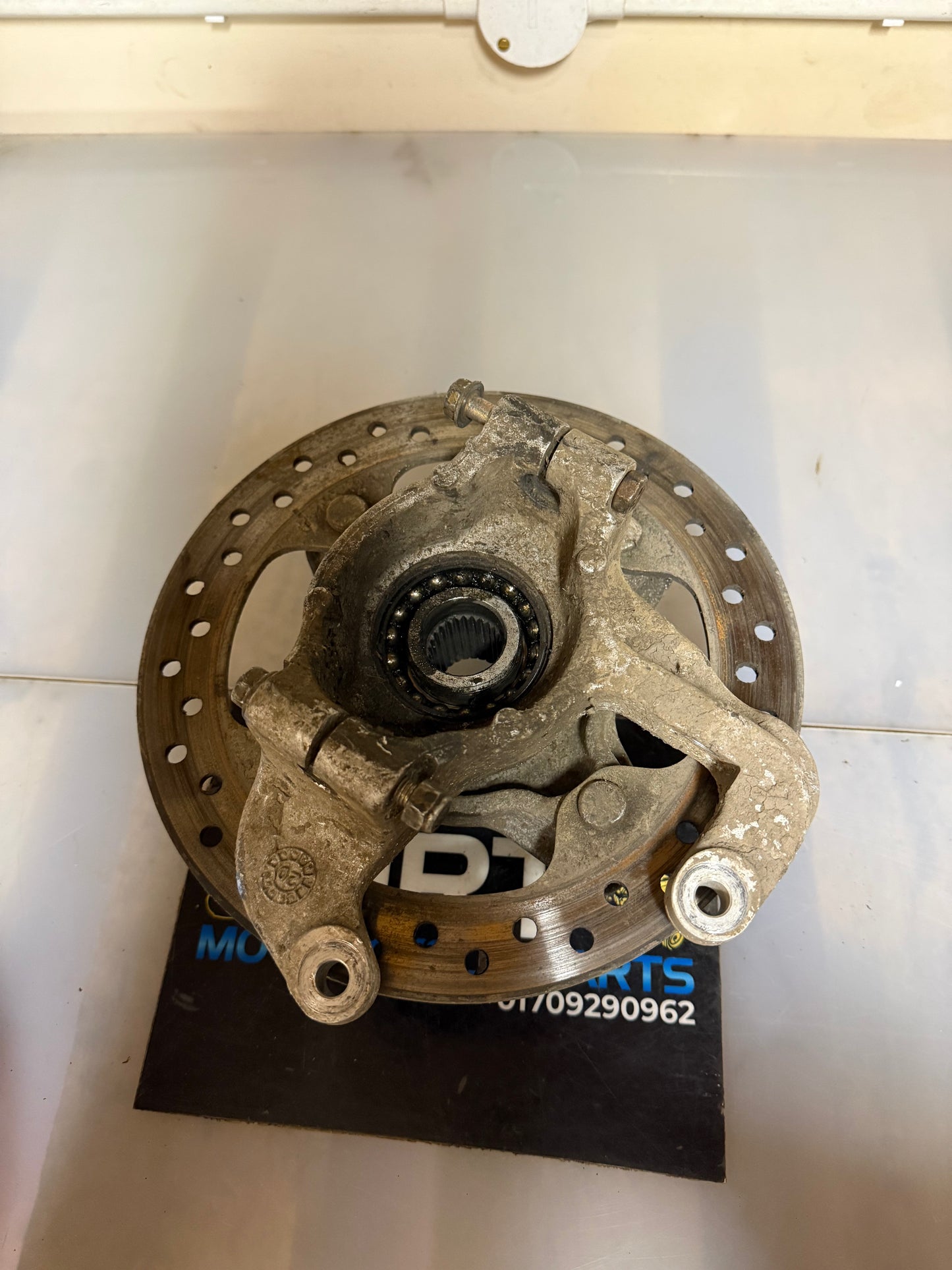 Polaris scrambler 1000 front right hub