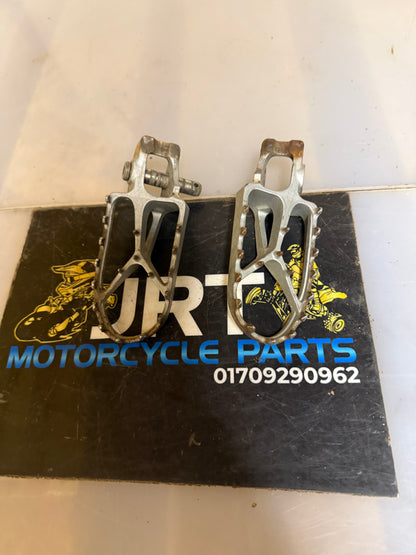 KTM SXF 350 2017 foot pegs