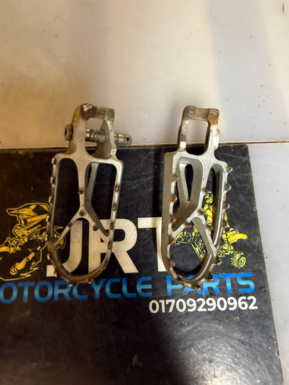 KTM SXF 350 2017 foot pegs